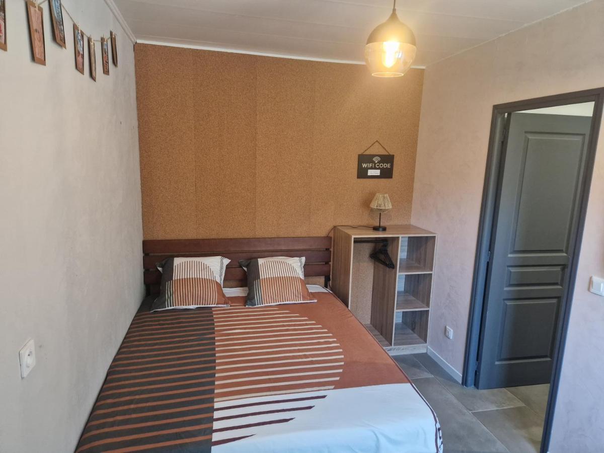 Appartement Independant Dans Maison Avec Jardinet, Au Calme Sérézin-du-Rhône エクステリア 写真