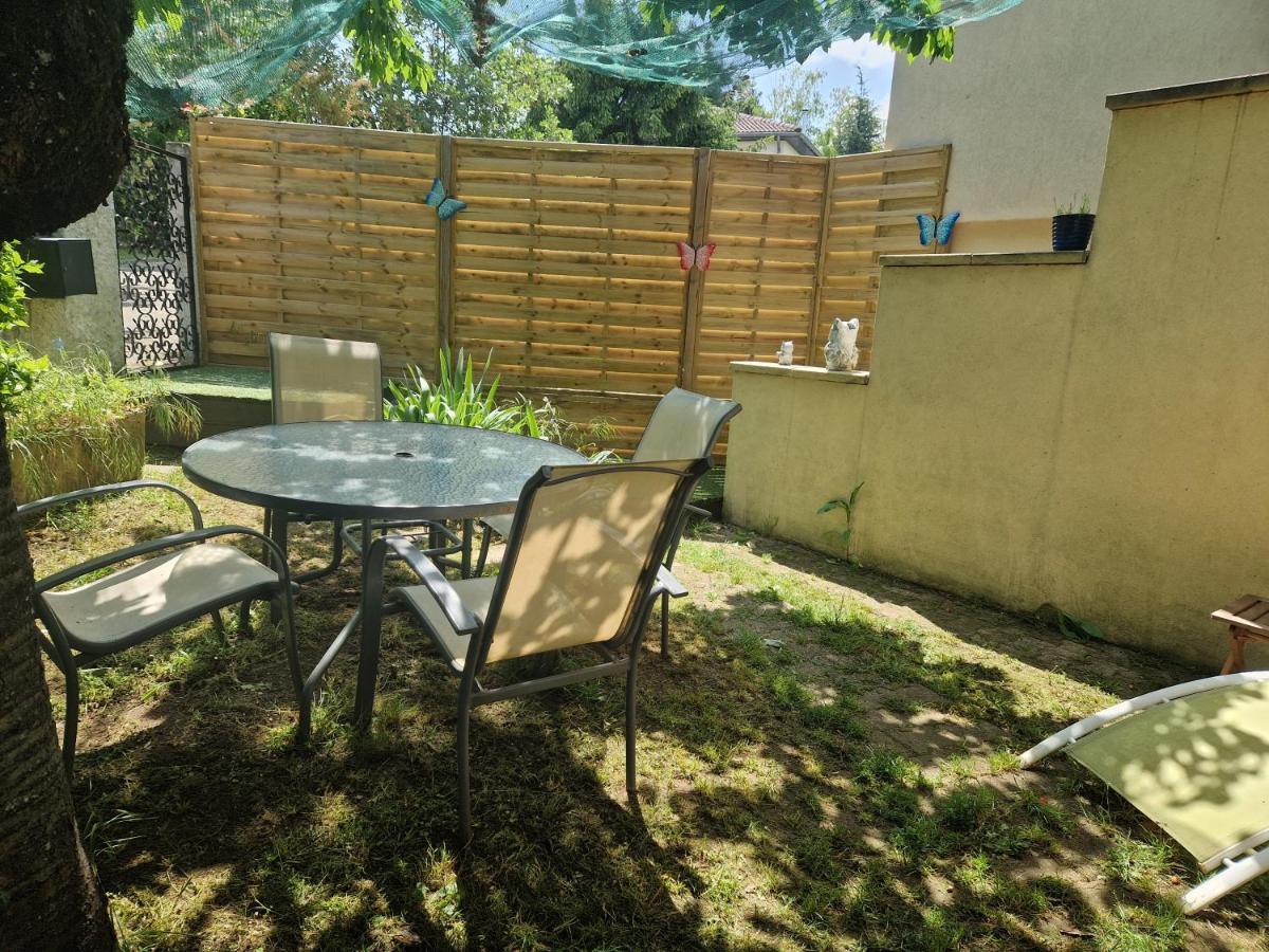 Appartement Independant Dans Maison Avec Jardinet, Au Calme Sérézin-du-Rhône エクステリア 写真